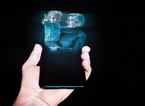 New Ultrathin Display Could Soon Beam 3d Holograms From Phones