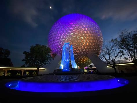 Photos Video See The New Epcot Entrance Fountain Lit Up In A Colorful