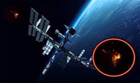 Nasa Cut Transmission As Two Ufos Approached Iss New Ufos Aliens