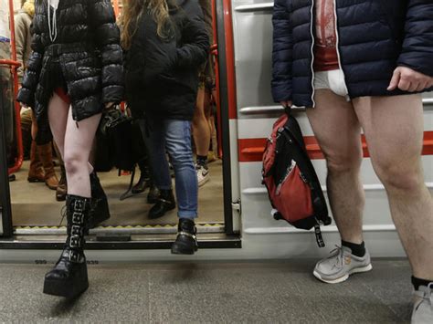 New York City No Pants Subway Ride Legs Bared Around The World