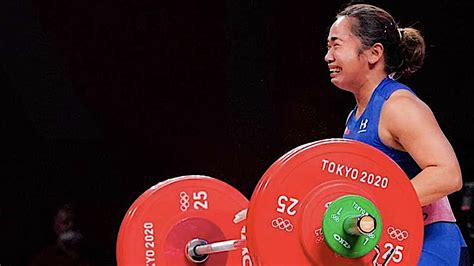 Weightlifter Hidilyn Diaz Kg Wins First Olympic Gold Medal For The Philippines Barbend