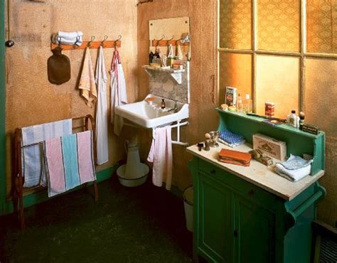 Secret Annex Bathroom Diary Of Anne Frank Pinterest