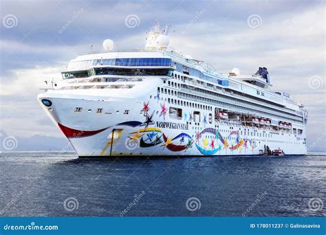 Santiago Chile Norwegian Star Cruise Ship Editorial Photography Image Of Norwegian