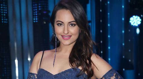 Sonakshi Sinha Age Movie Height Weight Size DOB Husband Family Biography News Resolution