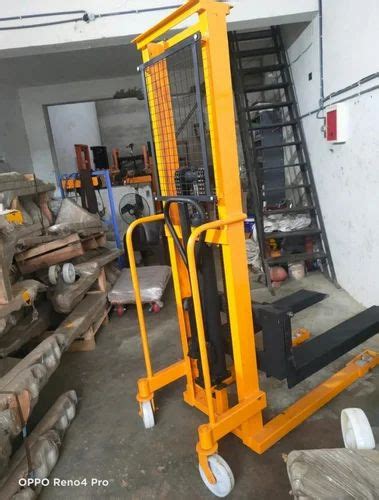 Shreeji Enterprise Mild Steel 1 Ton Lifting Stacker Machine For
