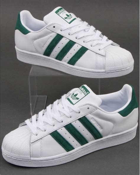 Dünyaca ünlü marka 7'den 70'e herkesin günlük tercihleri arasında yer. Adidas Superstar Trainers White/Green - Adidas At 80s ...