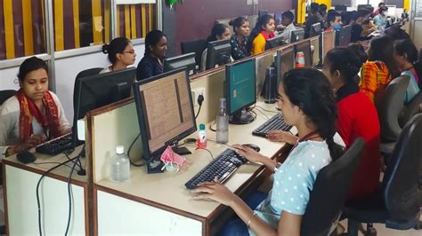 Does The Gender Of Your Co Worker Matter Evidence From Call Centres In India International