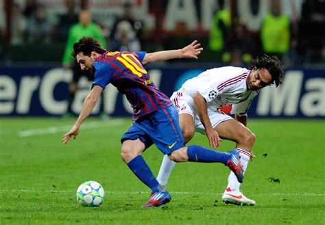 Lionel messi vs milan ac (home) 2011/2012 group stage champions league 2011 (720p 50 fps) by uccev. Lionel Messi Photos - AC Milan v Barcelona - UEFA ...
