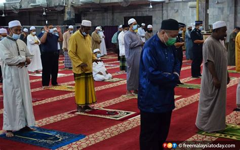 Dapatkan waktu shalat islami di batu. Malaysians Must Know the TRUTH: Perlis benar warga emas ...