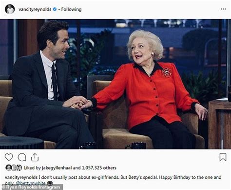 Betty White 97th Birthday Golden Girls Star Greeted By Ryan Reynolds