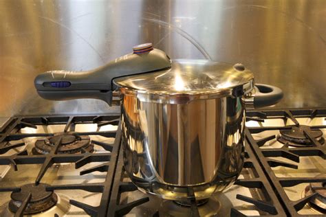 De Pressurising A Pressure Cooker Wiki Facts On This Cookery Method