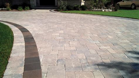 From the timeworn look of european cobblestones, to the classic luxury of riven natural stone slabs, our elegance collection offers styles you can't get anywhere else and thanks to ultima ™ concrete, the look you purchase is the look that will last, with up to 4x the. Brussels Premier | Pavers | Pavers & Retaining Walls ...