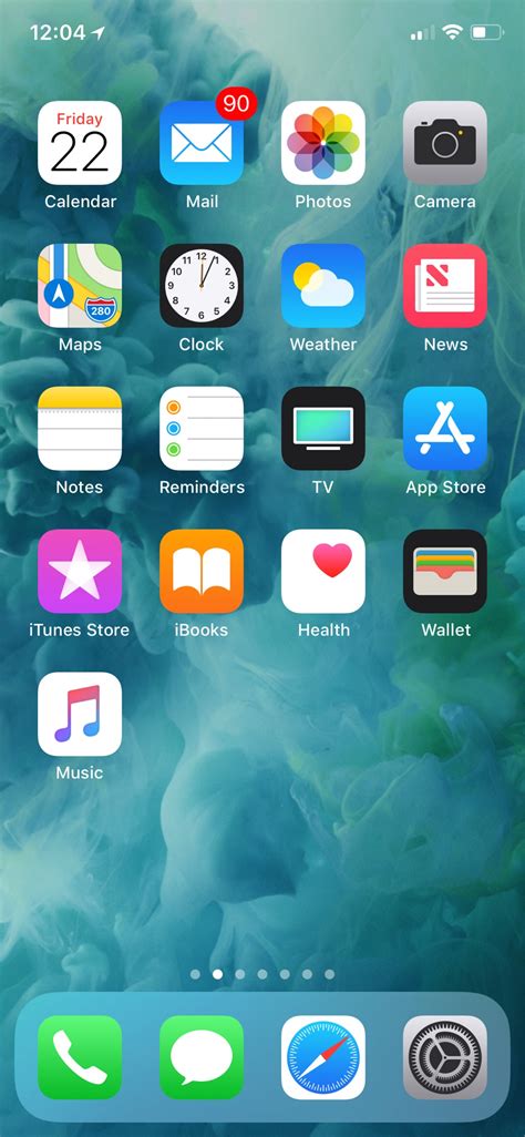 By default, your main home screen shows the date, weather, and a few apps. Show Us Your New iPhone X Home Screen