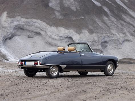 This Citroen Ds 21 Décapotable By Chapron Is A Feast For The Eyes