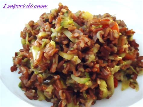 Check spelling or type a new query. Riso rosso Thai con verdure saltate