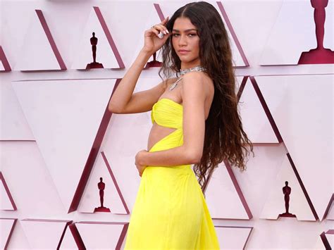 Zendaya Wore A Fluorescent Yellow Dress With A Cutout Across Her Waist At The Oscars Business