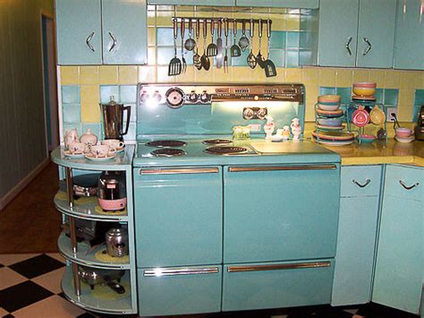 The 1950s was an era of massive development and an increase in consumerism. Lori's pink, blue and yellow retro kitchen: A whole lot of ...
