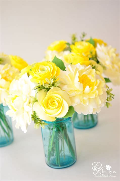 Wedding bouquet of flowers blue and yellow. DK Designs: Yellow and Aqua Blue = GORGEOUS!