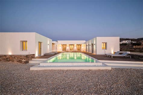 Minimalist Villa For Luxury Accommodation And Ultimate Relaxation
