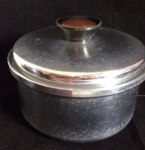 Vintage Regal Supreme Regal Ware Aluminum Quart Sauce Pan W Lid
