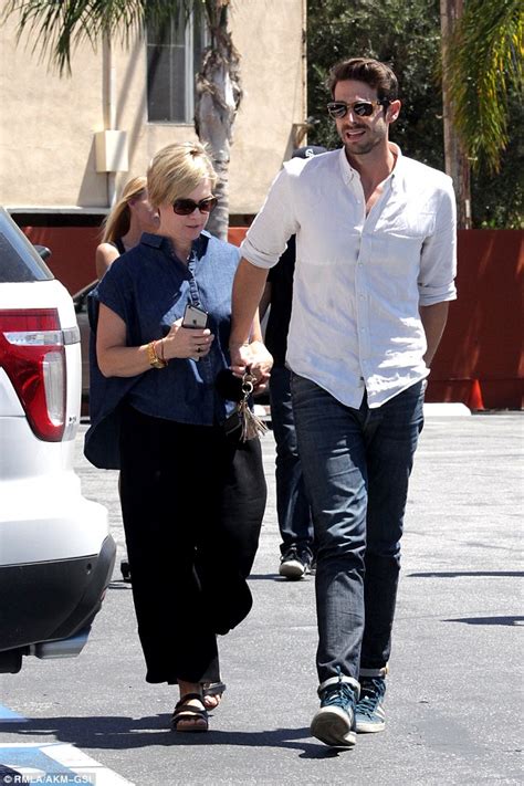 Jennie Garth And Husband David Abrams Enjoy Cute La Lunch Date Daily