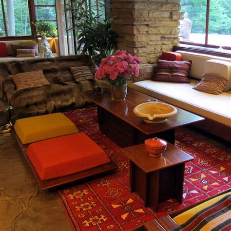 Choosing floor cushions for the modern home | Interior Design Ideas and