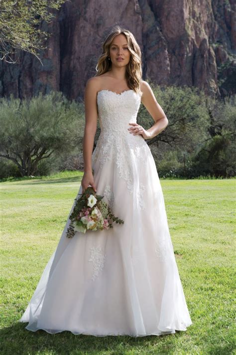 Es sind brancheneinträge zu hochzeitskleider in wuppertal gefragt? Cinderella Brautmode Köln & Wuppertal: Cinderella ...
