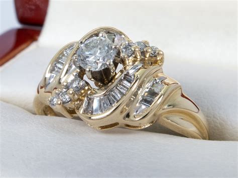 In the us and canada, the most frequently used karat values are 14 karat and 18 karat (meaning 58.5% and 75% gold respectively). 14 kt. 14K gold - No reserve price - 0.80 ct - Diamond ring with 0.24ct solitaire - Catawiki