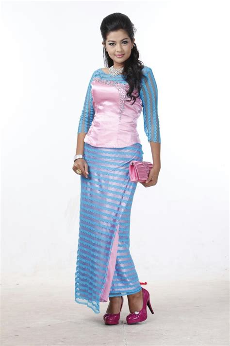 ဖက္ရွင္ျမန္မာဘေလာ့ဂ္ Myanmar Famous Actress Khin Hnin Wai S Glory Dress