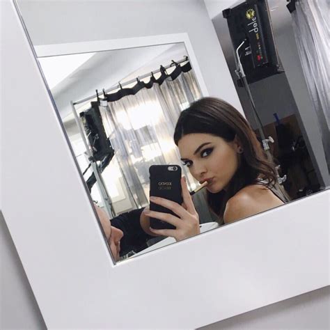 Kendall Jenner Mirror Pic Mirror Image Mirror Selfies Kendall Jenner Face Kendall Style