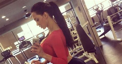 Broiled Sports Amyanderssen Showing Off Her Ridic Body