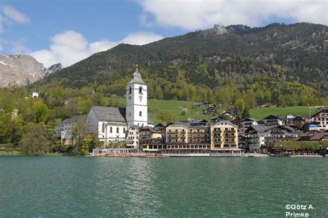 Bright and friendly studios for two to three people, 30 to 35m², some with a small balcony. Weisses Rössl am Wolfgangsee: Musical, Bier und Fisch ...