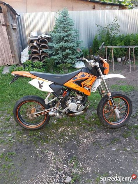 It has a 49 ccm single cylinder engine. CPI SM 50 SuperMoto Piotrków Pierwszy - Sprzedajemy.pl