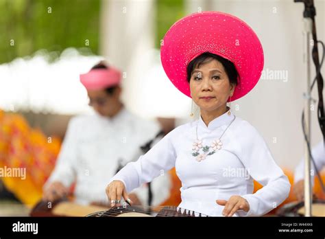 Traditional Vietnamese Music Dan Tranh Hi Res Stock Photography And