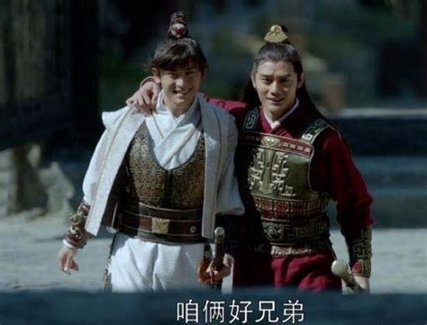 Mar 24, 2021 · 古裝耽改劇《山河令》已經開啟超前點播大結局，顧湘和曹蔚寧的結局虐哭劇迷，而溫客行和周子舒則做成「雙結局」，在正片是be，在彩蛋是he，基本上《山河令》的結局是遵循原著小說《天涯客》的，但還是略有不同，以下原著小說9角色結局，顧湘＆曹蔚寧番外再續前緣，張成嶺和她結婚生女。 《琅琊榜》少年林殊與蔣勁夫是同學，出道6年終成主角 - 每日頭條
