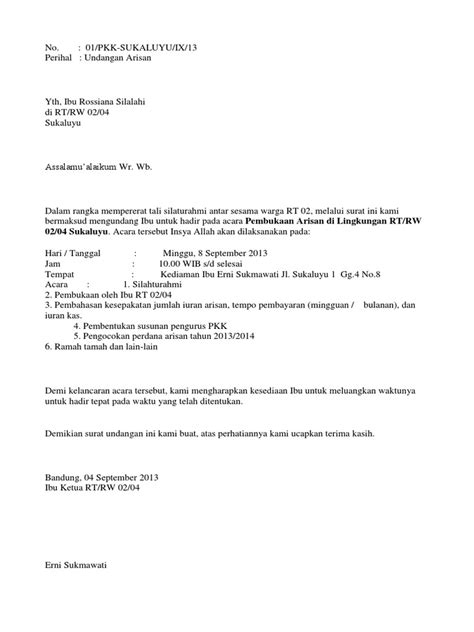 Hal yang membedakan karena keduanya memiliki struktur yang berbeda dan untuk dalam membuat surat undagan resmi ada beberapa hal yang perlu diperhaitikan terkaitan komponen bagian surat undangan dan urutannya. Contoh Undangan Setengah Resmi - denah