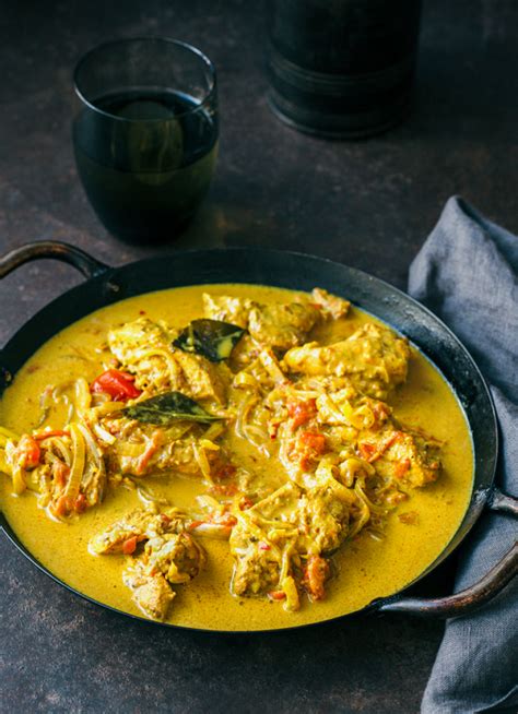 Sri Lankan Chicken Curry Dish Magazine