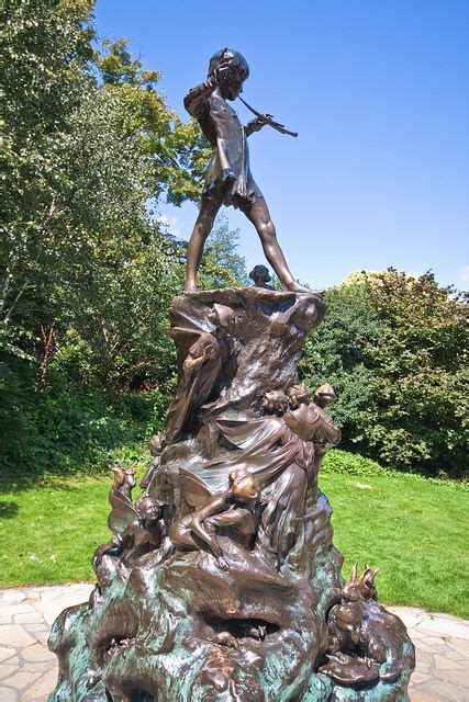 Peter Pan Statue In Kensington Park Statue Kensington Gardens