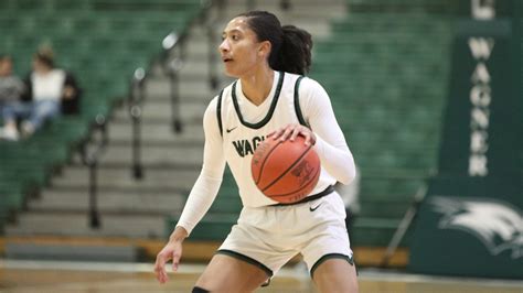 Janelle Mullen 2019 20 Womens Basketball Wagner College Athletics