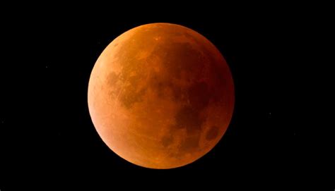 From australia to uk, stargazers enjoy bright side of the moon. Total lunar eclipse occurs on Jan. 31 | Voxitatis Blog