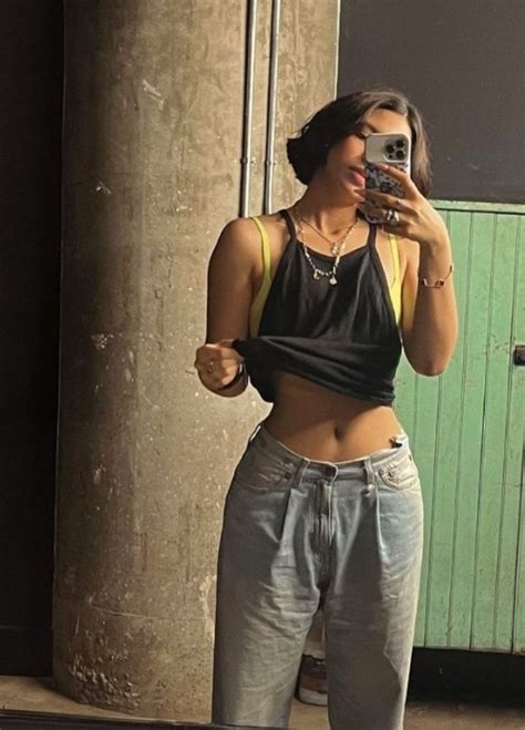 Ángela Aguilar muestra su diminuta cintura con este atuendo La Verdad