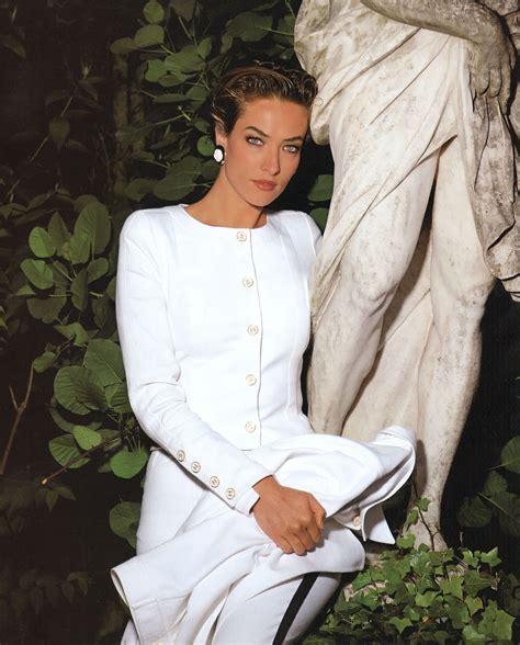 Timeless Fashion Tatjana Patitz For Chanel 1992 In 2020 Kampagne
