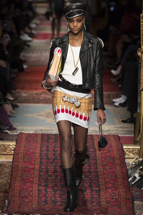 Show Review Moschino Fall 2016