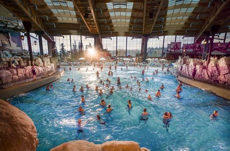In rust, to be precise, about 35 kilometres north of freiburg and about 50 kilometres south of staatsburg. Europa-Park startet neue Wasserwelt «Rulantica»: Tageskarte