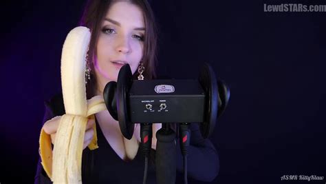 Kittyklaw Asmr Banana Dio Licking Mouth Sounds Video Pornpop Com