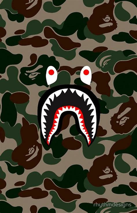 A rendering of the iconic a bathing ape logo as a neon sign with a jungle atmosphere. BAPE Camo + Shark Face Logo | Kertas dinding, Kamuflase ...