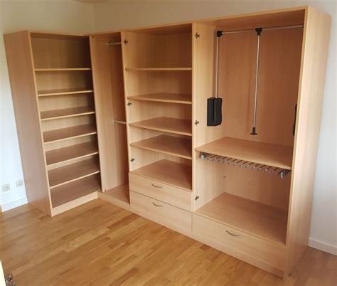 Mit ihm bleibt keine nische ungenutzt: Möbel nach Maß - Eckschrank Regal Kommode Putzbrunn