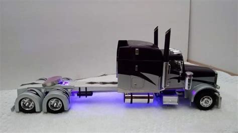 Peterbilt 378 Long Hauler Tractor Cab Plastic Model Truck Kit 1