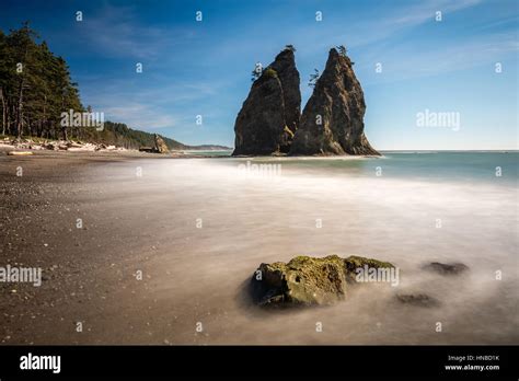 Rocks On Beach Rialto Olympic Hi Res Stock Photography And Images Alamy