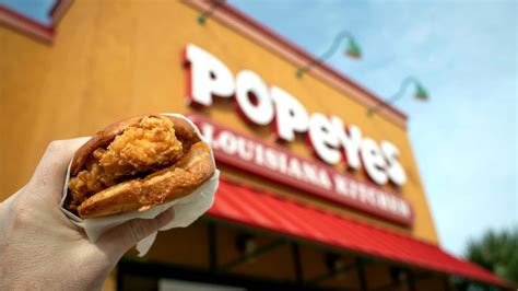 Fried Chicken La Chaîne De Fast Food Popeyes Débarque à Paris En 2022